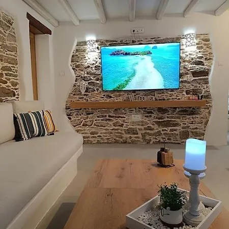 Cocοon Escape In Apartment