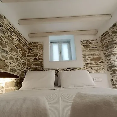 Cocοon Escape In Tínos