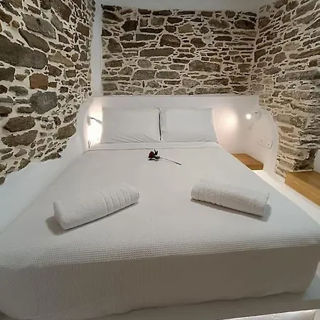 Cocοon Escape In * Tinos