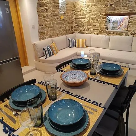 Cocοon Escape In * Wyspa Tinos