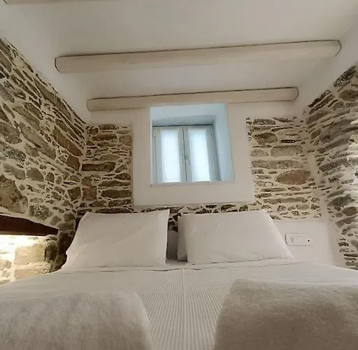 Cocοon Escape In Tínos