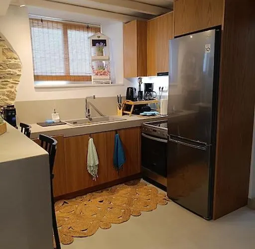 Cocοon Escape In * Tínos