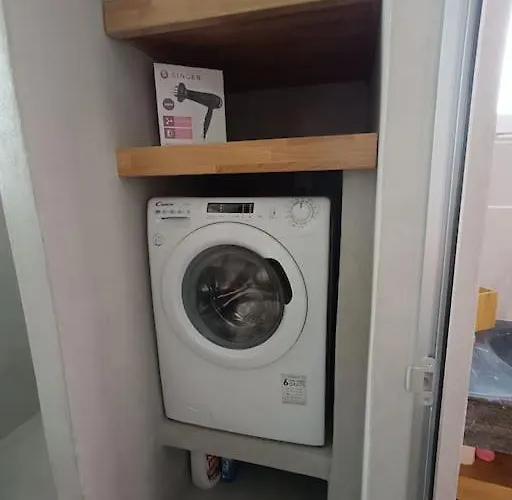 Cocοon Escape In Tínos