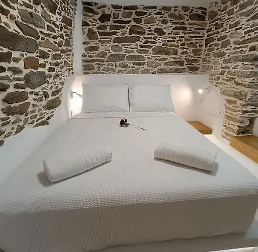 Cocοon Escape In * Tínos