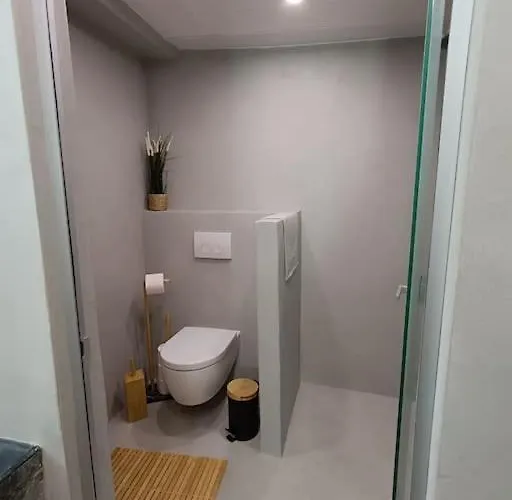 Cocοon Escape In Apartamento